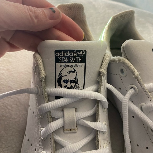 Rare Adidas Stan Smith White Leather Shoes with holographic detailing - Picture 5 of 7